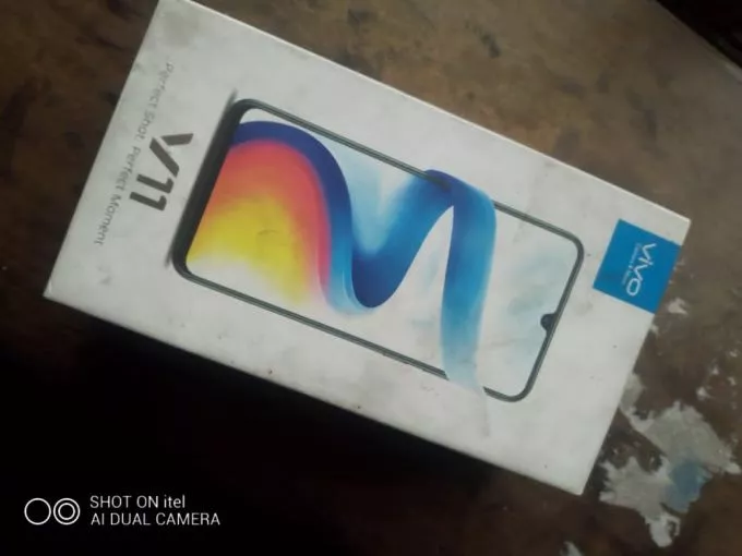 Vivo V 11 pro 4/128 ram/rom - ad image 4