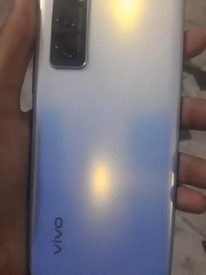 Vivo v20 SE 8/128 - ad image 3