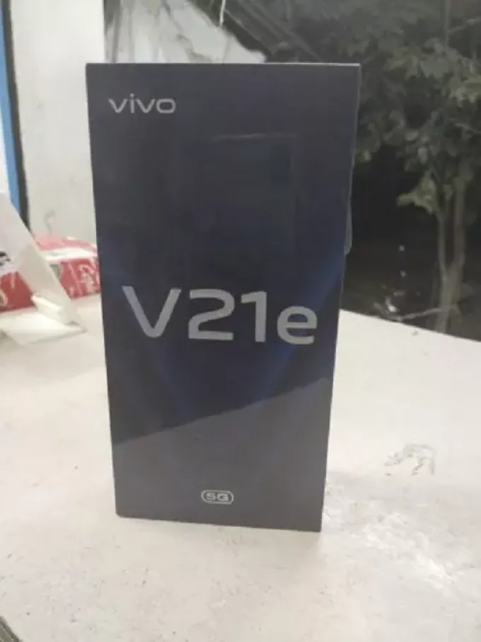 Vivo V21e brand new unused complete saman 10/10 - ad image 1