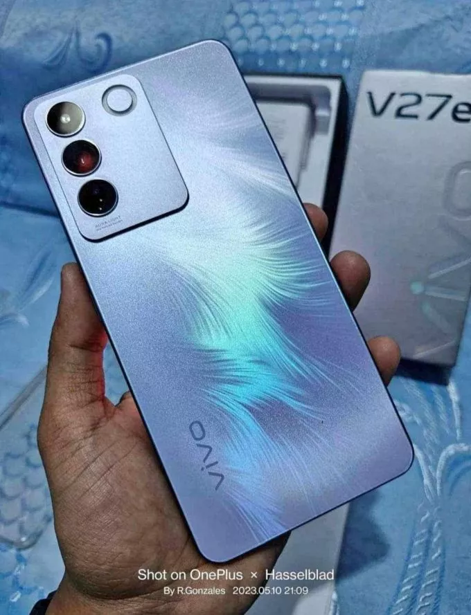 Vivo v27e - ad image 1