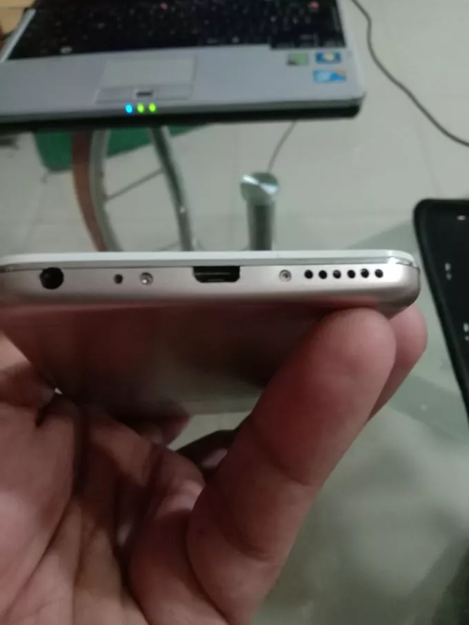 VIVO Y67 ( 4+64) in 10/10 condition - ad image 1