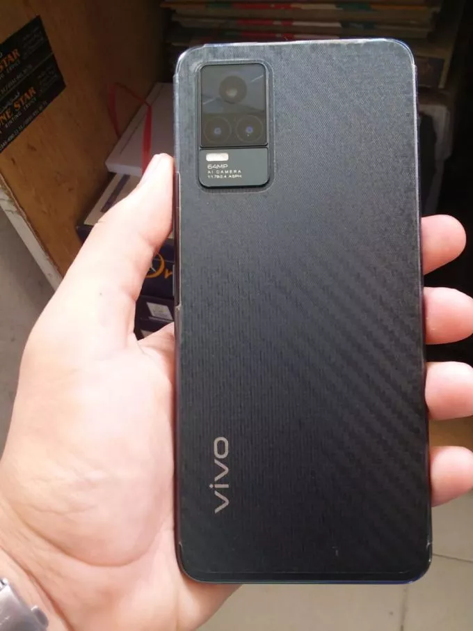 Vivo y73 - ad image 1