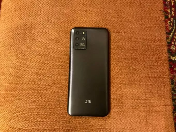 ZTE blade v30 vita 4gb 64gb - ad image 1