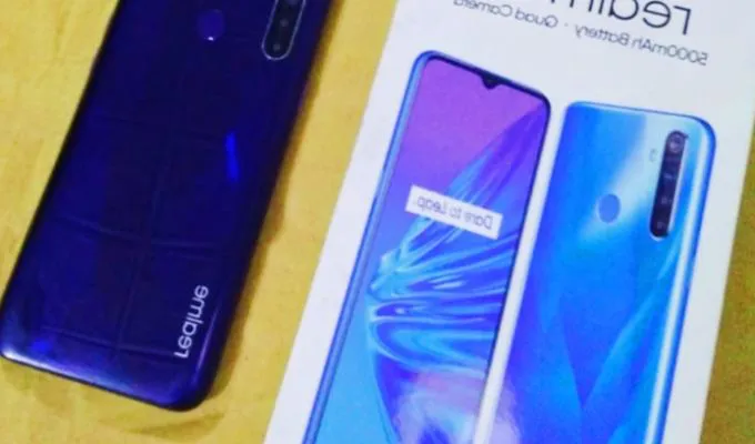 Realme 5(box+charger) purple colour - ad image 3