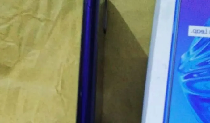 Realme 5(box+charger) purple colour - ad image 4