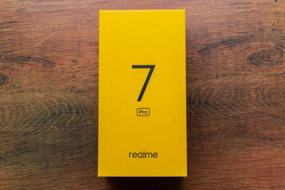 Realme 7 Pro box pack - ad image 1