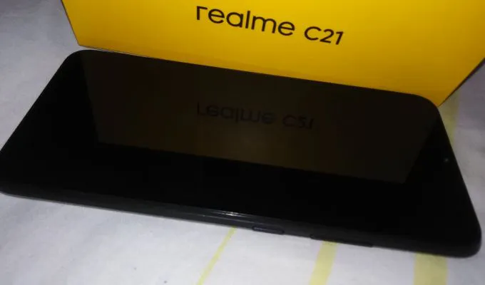 Realme c21 - ad image 4