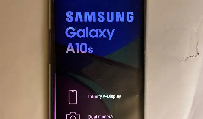 Samsung A10s - ad image 3