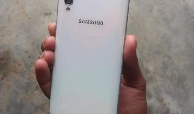 Samsung galaxy a50 4+128 10by10 - ad image 1