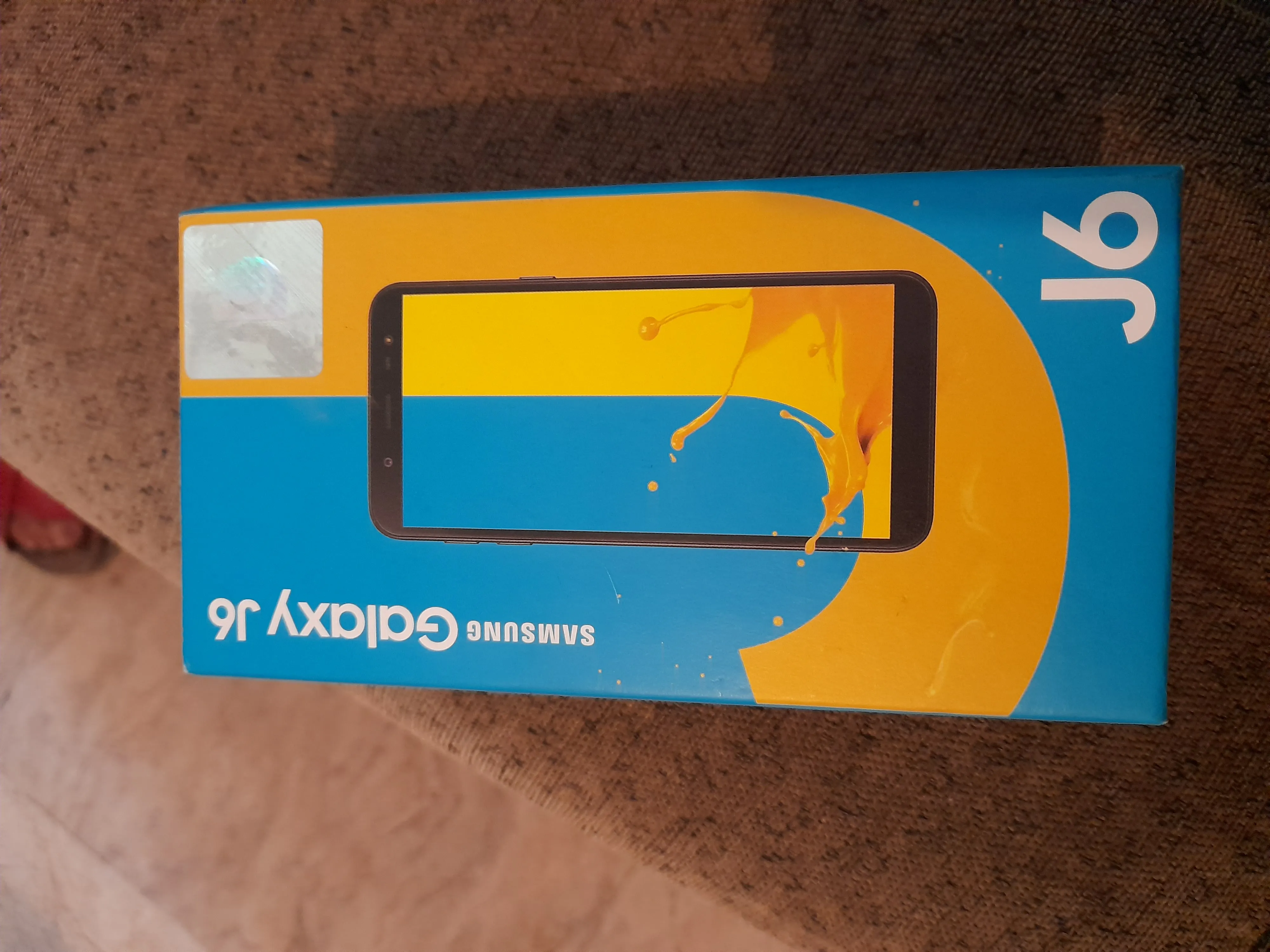 Samsung galaxy j6 with original box and charger - ad image 1