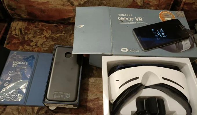 Samsung Galaxy S7 Edge with VR Gear - ad image 4