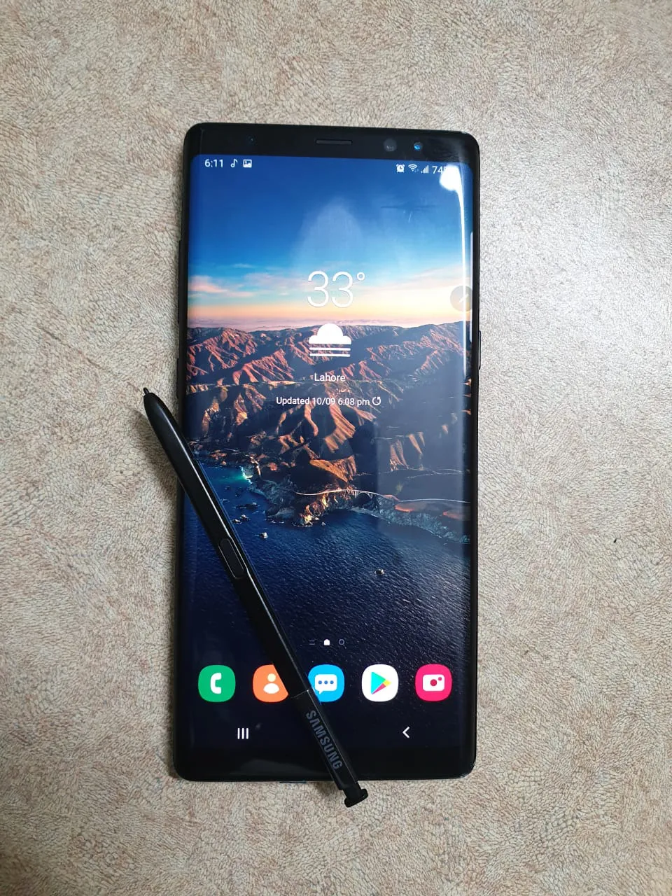 Samsung Note 8, Minor Dot - ad image 1