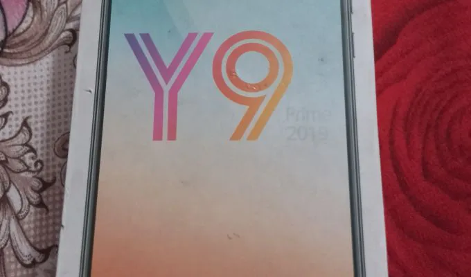 Huawei Model Y9 - ad image 1