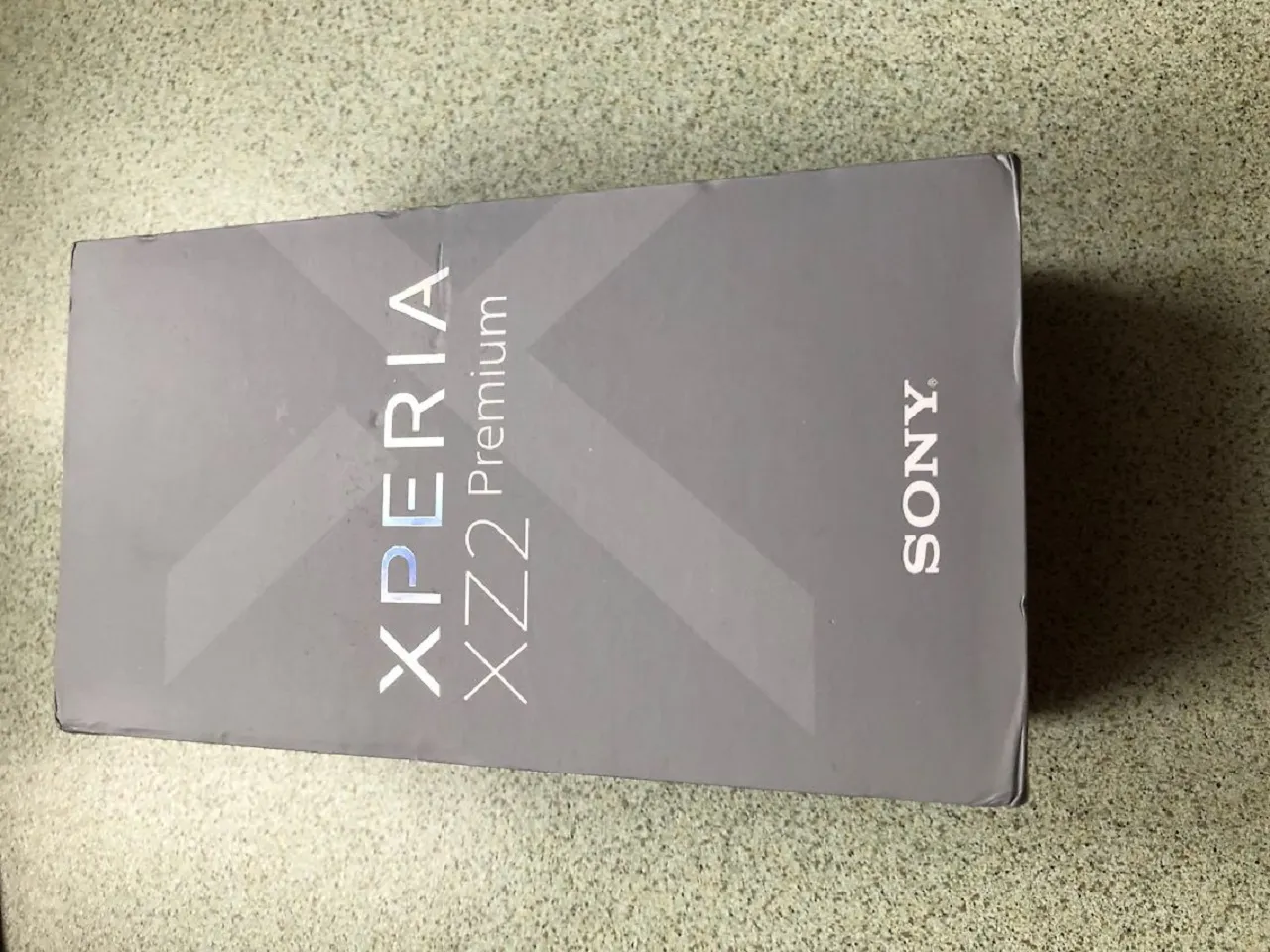 sony xperia XZ2 premium - ad image 1