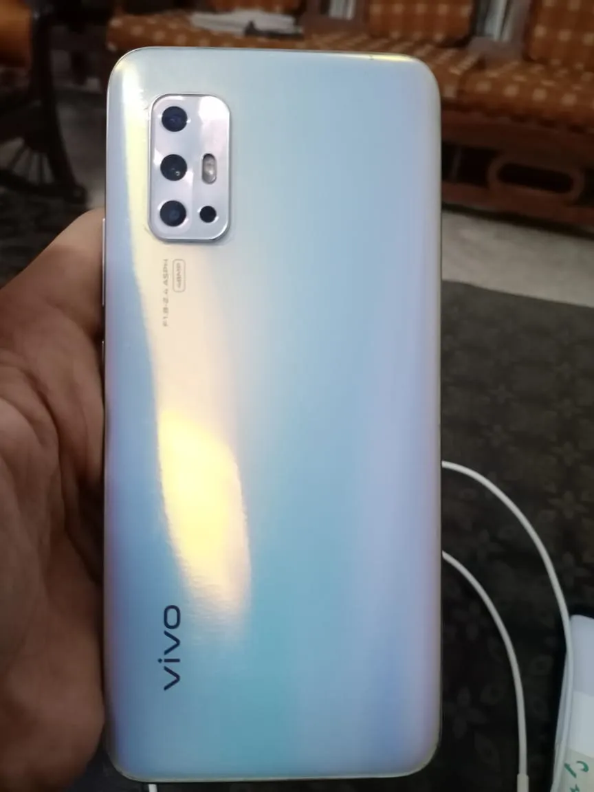 Vivo V17 (8gb/256gb) - ad image 1