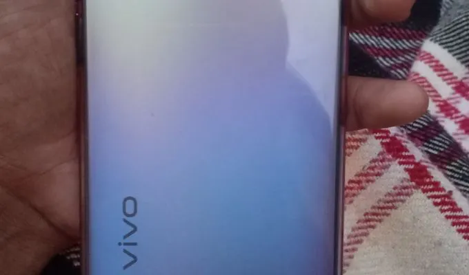 Vivo v21 - ad image 3