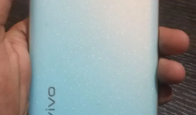 Vivo y19 - ad image 1